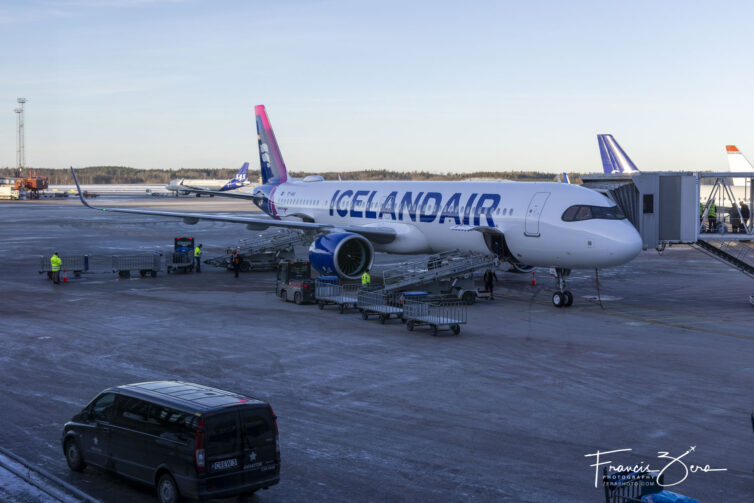 Το πρώτο A321LR της Icelandair, TF-IAA, σε πύλη στο αεροδρόμιο της Στοκχόλμης Arlanda μετά την εναρκτήρια πτήση εσόδων από το KEF